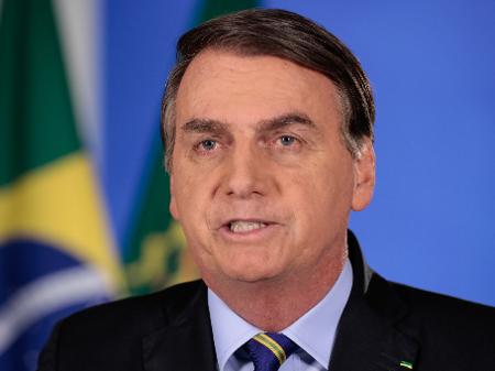 É um risco que eu corro, diz Bolsonaro sobre fim do isolamento