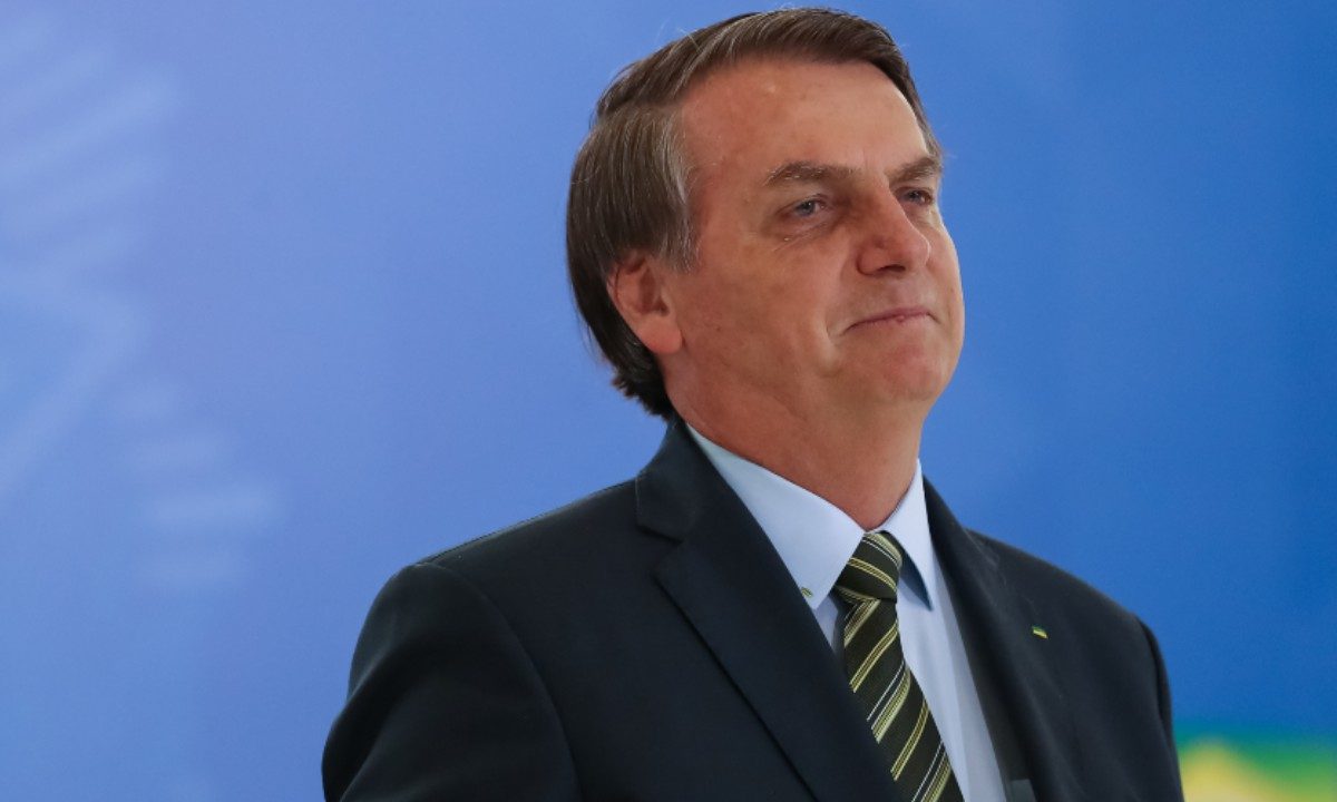 Bolsonaro admite não ter apoio popular para tomar importante decisão