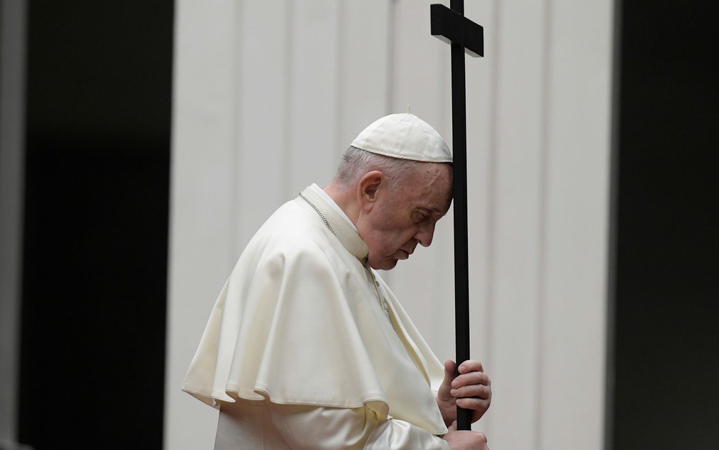Papa Francisco diz que fiéis devem se preparar para novos tempos