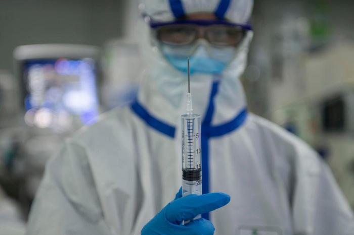 Itália testa vacinas contra o coronavírus e resultado é positivo