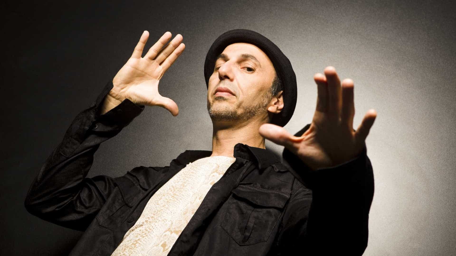 Hoje tem Zeca Baleiro no festival quarentena
