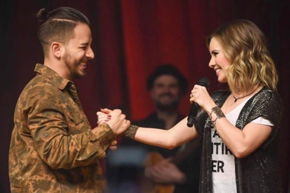 Fim do mistério: Sandy e Junior anunciam live!!!!