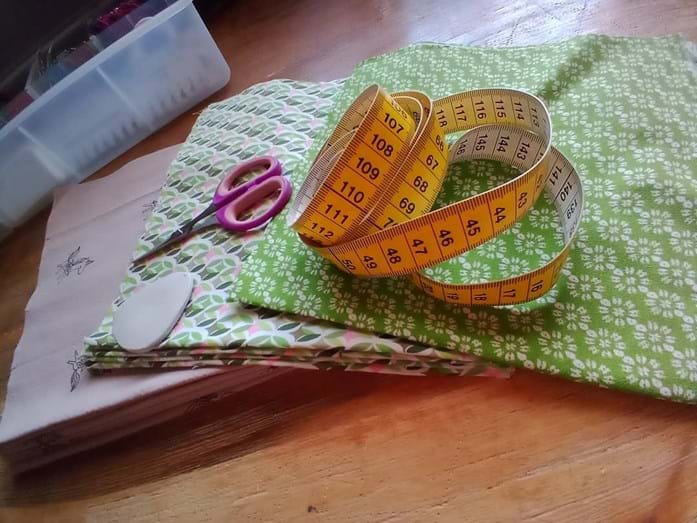 Sim, deve usar-se máscara! Faça a sua em casa e personalize-a!!