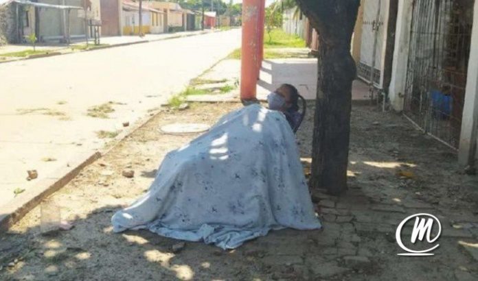 Mulher é abandonada na rua após suspeita de coronavirus