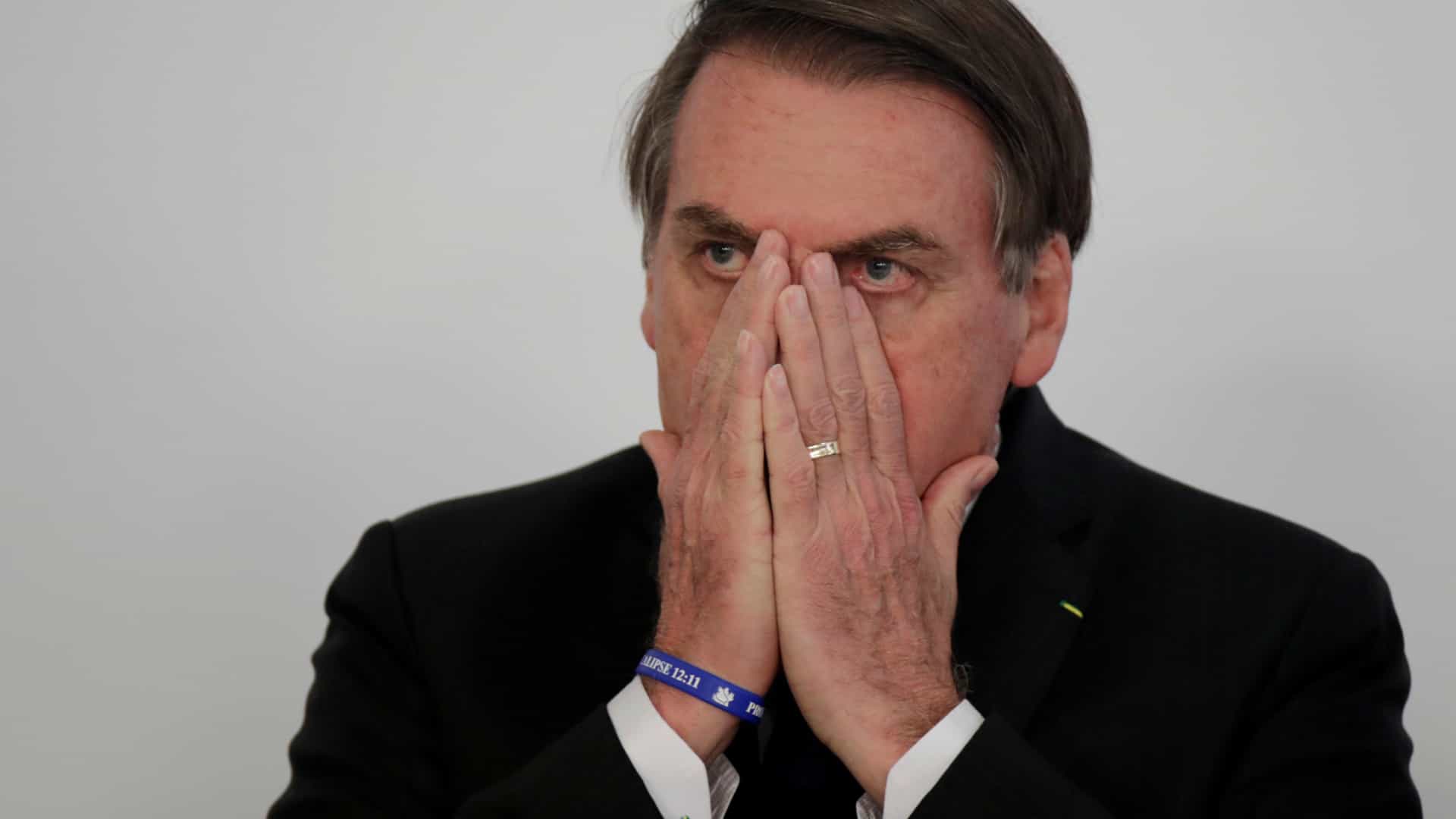 Câmara dá 30 dias para Bolsonaro apresentar exame de coronavírus