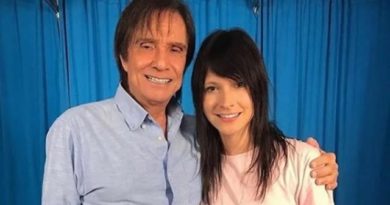 Roberto Carlos engata namoro com novinha do The Voice Brasil Roberto Carlos engata namoro com novinha do The Voice Brasil