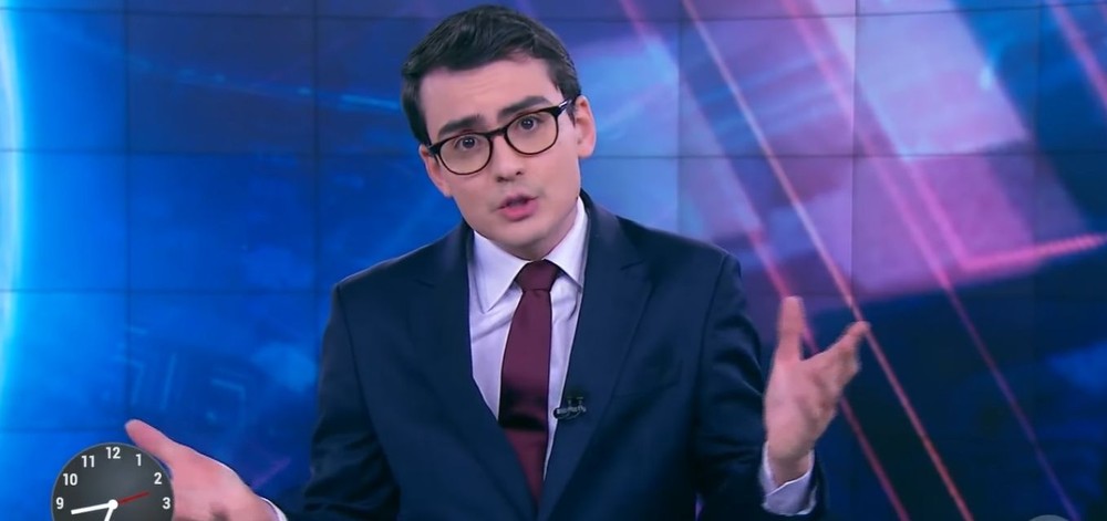 Dudu Camargo fala que Cabrini usa peruca e Sílvio Santos tem cabelo morto