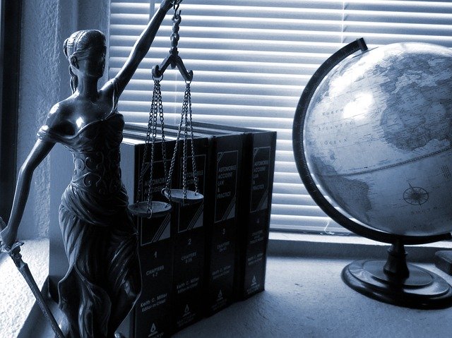 Funções e responsabilidades de um advogado de defesa criminal