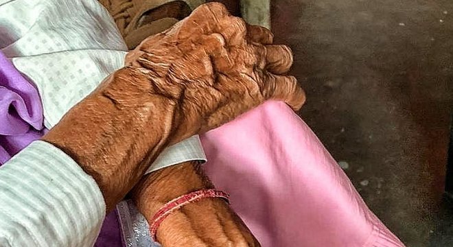 O estupr0 de uma idosa de 86 anos revolta a populção da Índia