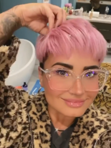 Demi Lovato fala sobre crise em Manaus