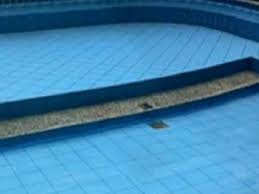 Menino de 10 anos tem braço sugado por ralo de piscina em Maceió
