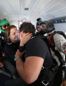 Vídeo: Cantora Maiara da dupla Maiara e Maraísa, é pedida em casamento de forma surpreendente 