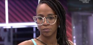 Karol Conká é suspensa oficialmente de festival após jogo da discórdia