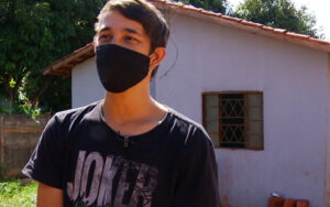 Pai que adaptou bicicleta para levar filho enquanto vendia salgados, realiza sonho com doações, impossível não se emocionar!