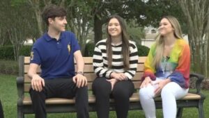 João Augusto, filho de Gugu, após vida íntima do pai exposta, assume relação e vai morar com seu amor