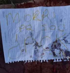 Homem é encontrado m0rto com bilhete escrito: “M0rri porque sou Jack”