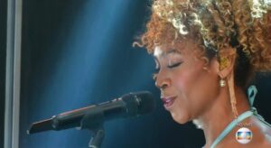 Karol Conka canta na final do BBB21 e internautas rebatem: