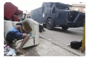 Vídeo de tiroteios em metrô e na favela do Jacarezinho deixam internet em choque:
