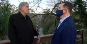 Sérgio Reis é enquadrado por Cabrini na Record, se desespera e ameaça deixar entrevista: “Quebrar tudo”