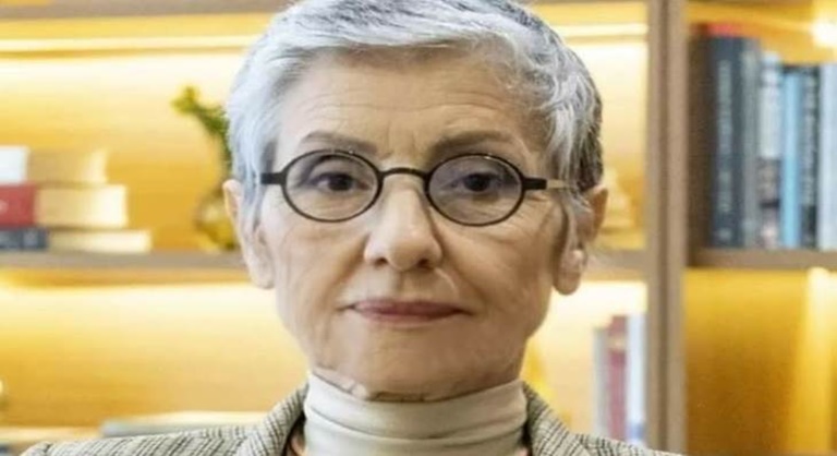 Travessia: Católica e conservadora, Atriz Cássia Kis estaria sendo evitada pelos colegas de novela