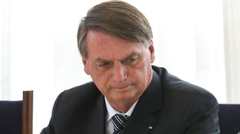 Abatido Bolsonaro vai a evento do PL, toma atitude inesperada e deixa apoiadores preocupados.