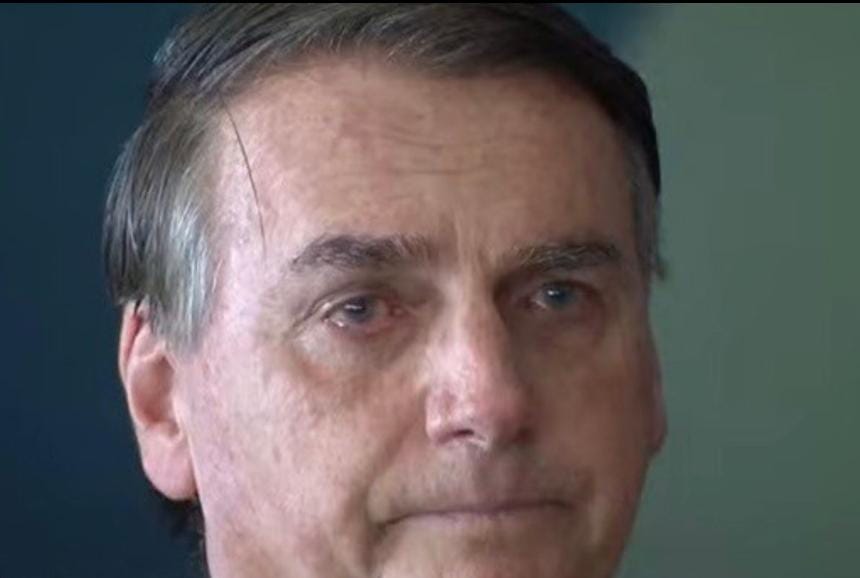 Vídeo: Bolsonaro toma