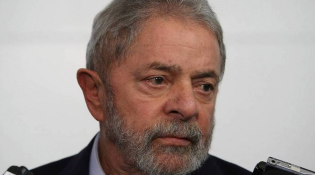 Foto de Lula. Lula comete mais um erro grave.