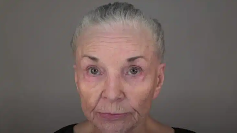Mulher de 78 anos MUDA completamente sua aparência; Após a inacreditável transformação ela não parece a mesma pessoa! Veja o vídeo.