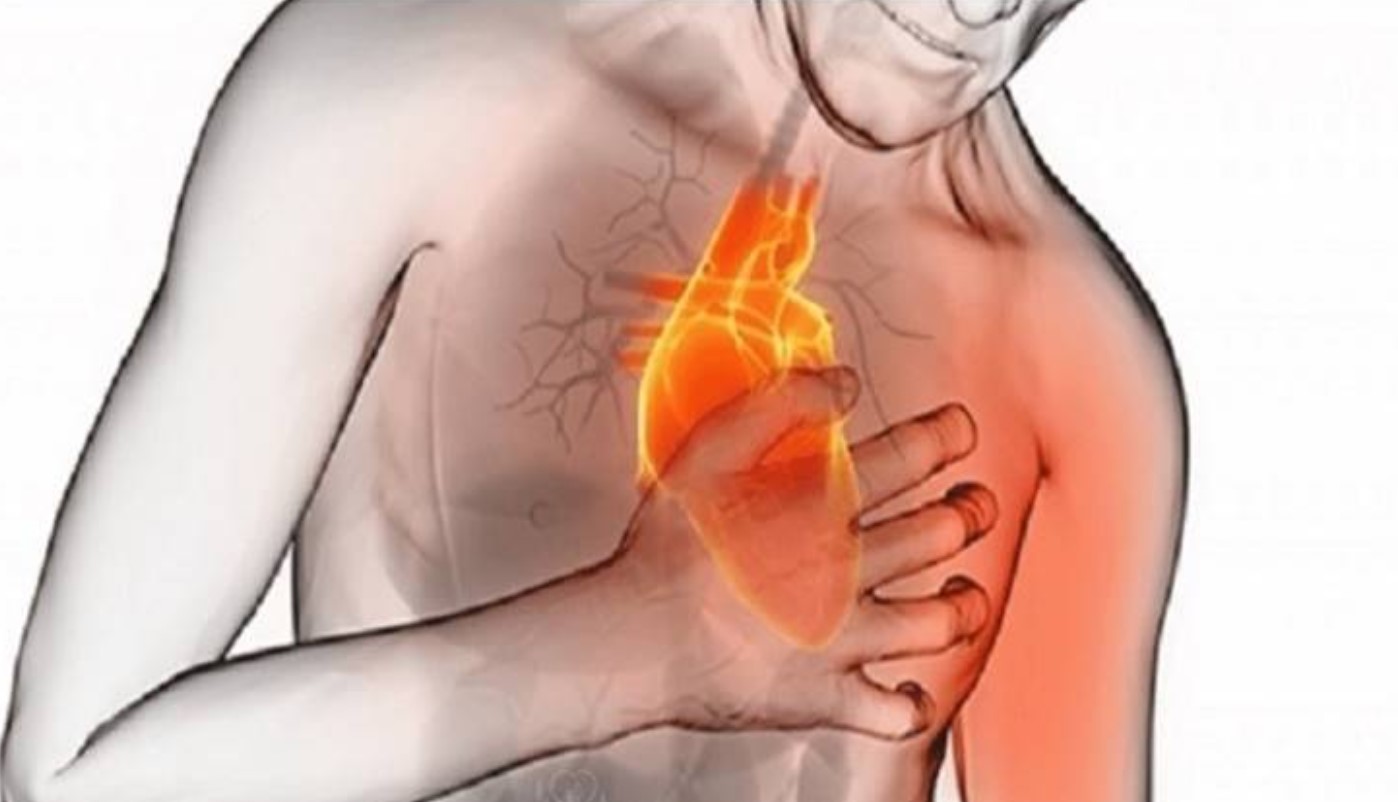 É fundamental conhecer os principais sintomas de infarto e buscar ajuda médica imediatamente. Aqui estão os 6 sinais. FOTO: internet.