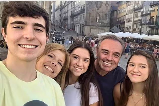 Imagem de João Liberato e sua família.