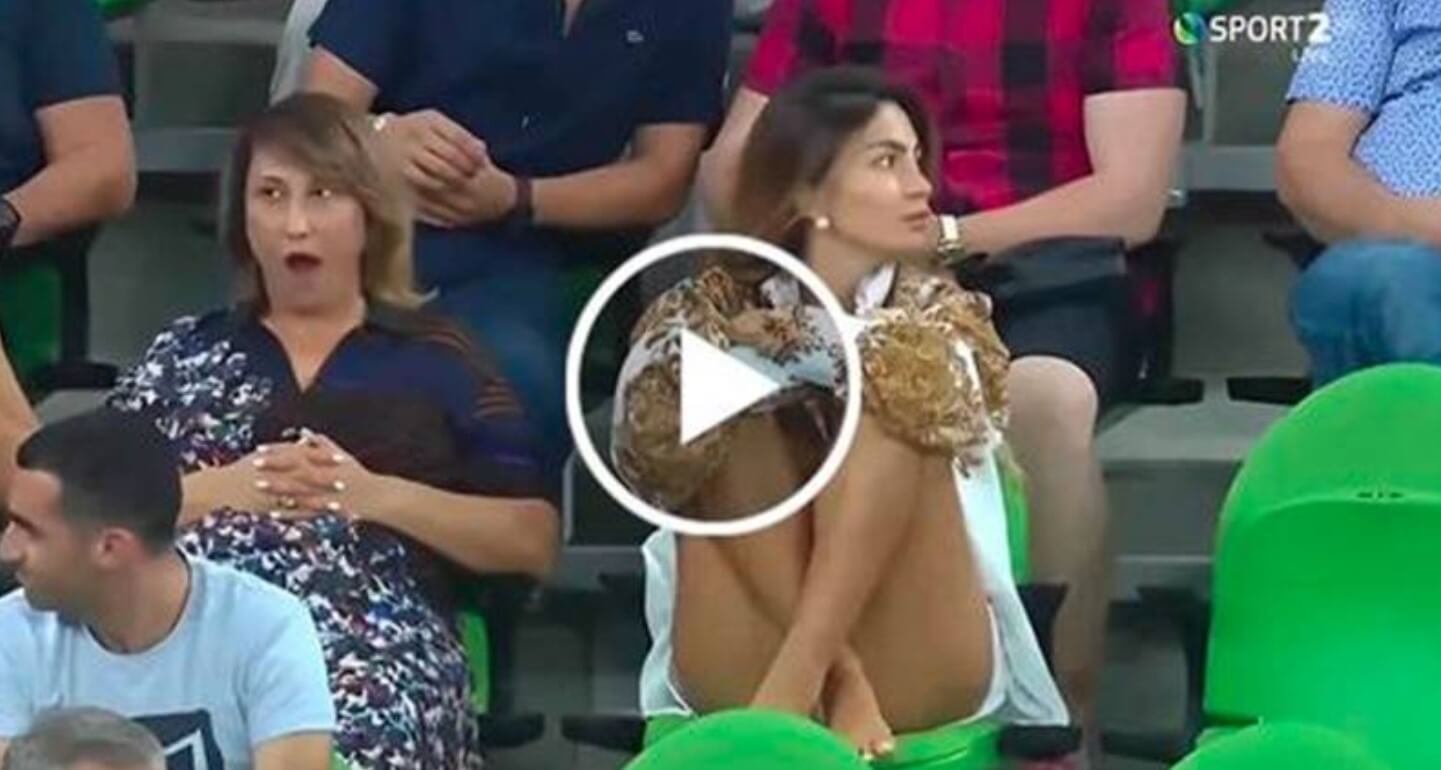 Em uma partida de futebol essa torcedora esqueceu que estava ao vivo e teve atitude inacreditável. Veja o vídeo! FOTO: internet