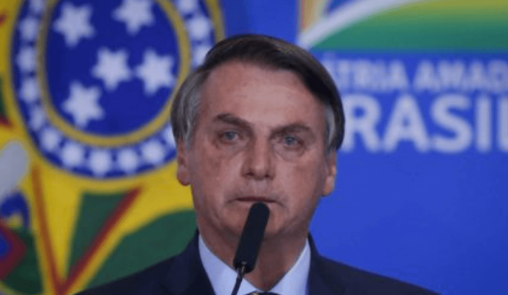 Na manhã de quarta-feira (28/2), o ex-presidente Jair Bolsonaro, filiado ao Partido Liberal (PL), chegou ao Hospital Vila Nova Star. FOTO: reprodução da internet