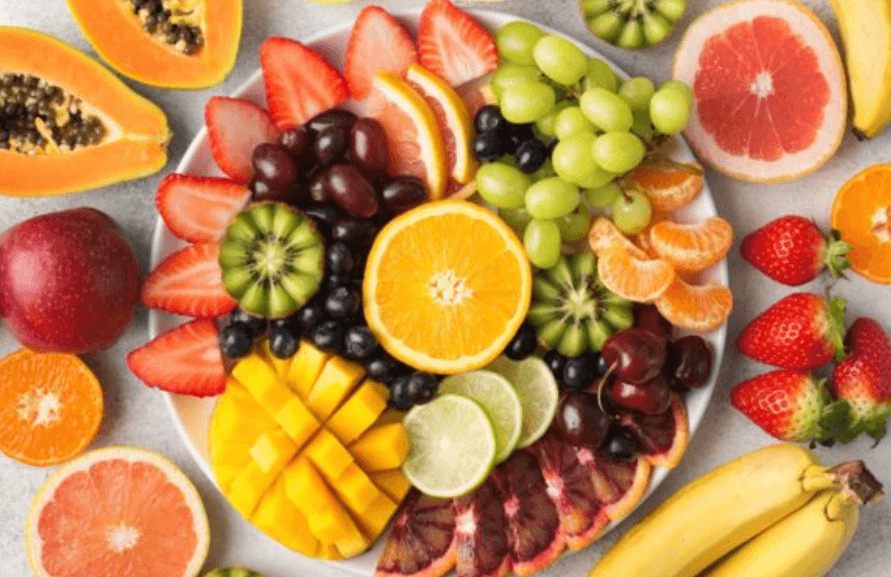 Roxana de Sousa, nutricionista renomada, destaca 3 frutas que merecem destaque diário para promover a saúde e prevenir doenças. FOTO: internet