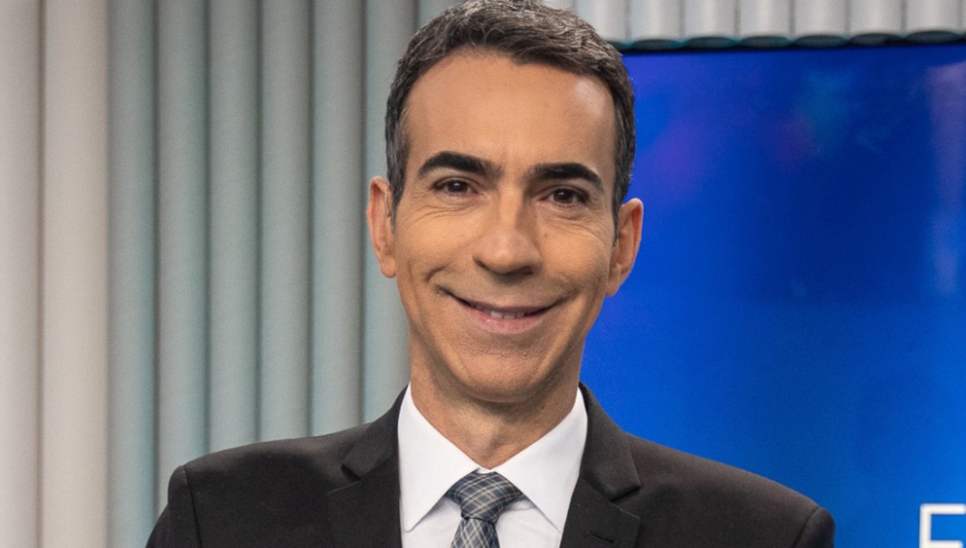 Novo salário de César Tralli no Jornal Nacional é de cair o queixo. Na segunda-feira (1º), a Rede Globo confirmou uma das mudanças...