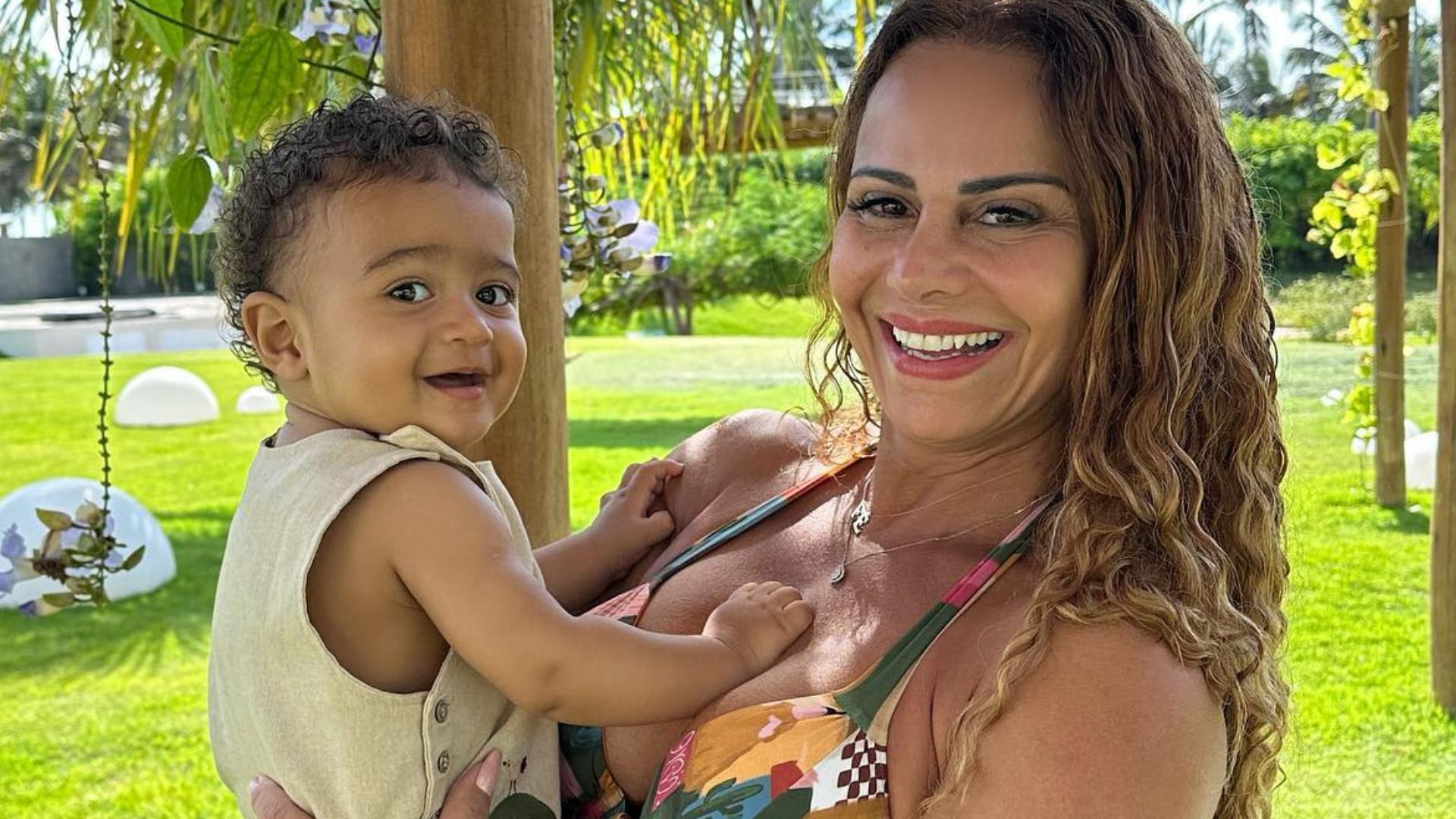 Viviane Araújo desabafa sobre críticas à maternidade e pede respeito: “É muito chato”