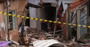 Trator perde controle e destrói residência em Sobradinho II: acidente no Condomínio Mirante da Serra